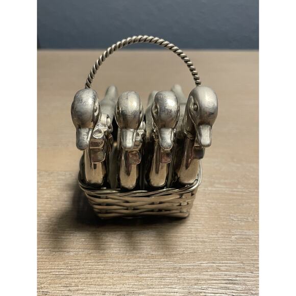 Duck Napkin Ring (Set of 4) in Basket Silver Metal Used - Picture 2 of 5